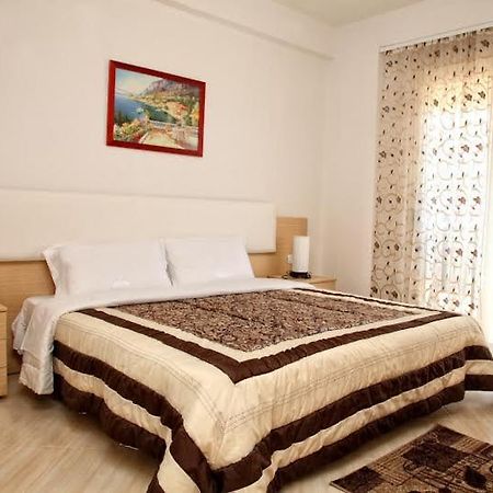 Martin Apartment Vlorë Exterior foto