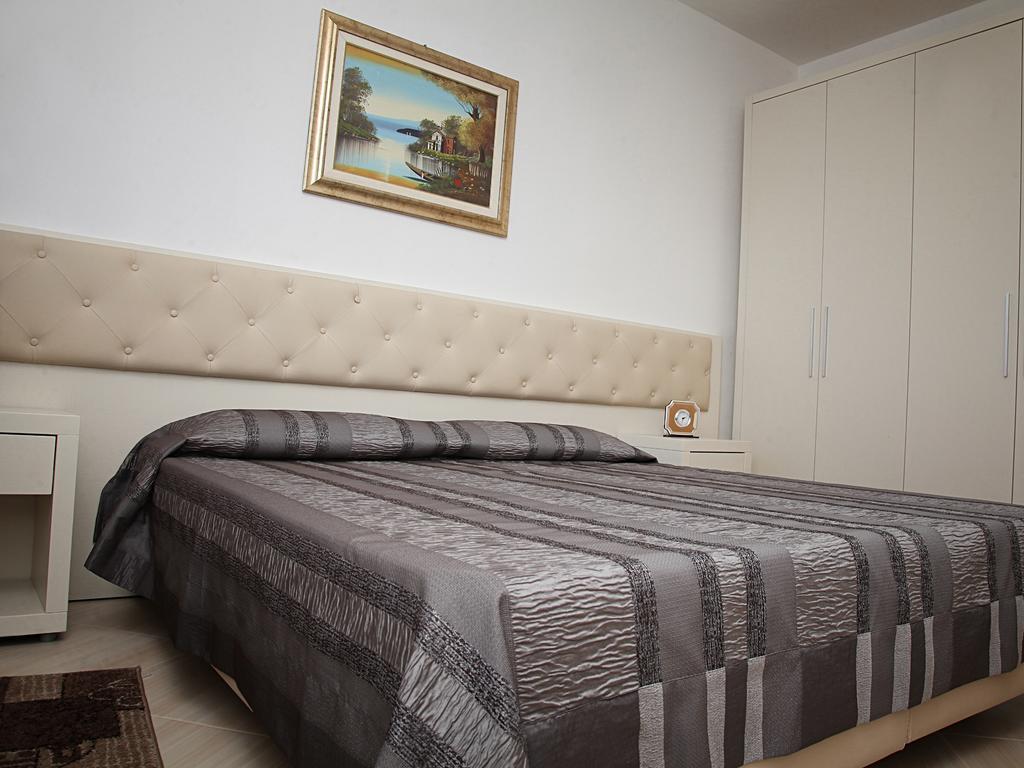 Martin Apartment Vlorë Exterior foto